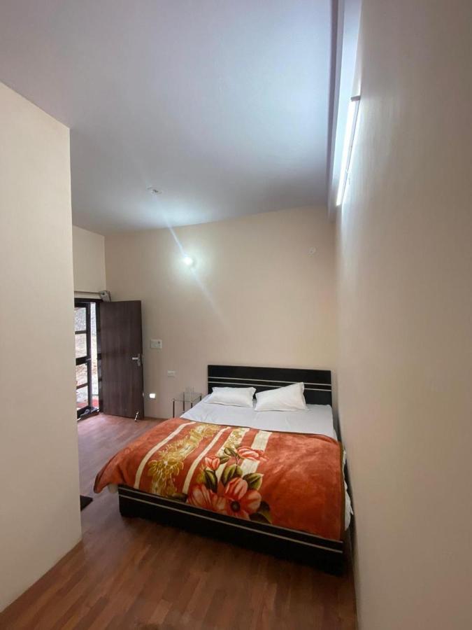 נייניטל Chirag Homestay Kainchi מראה חיצוני תמונה