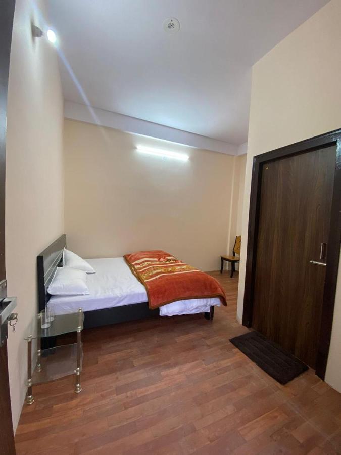נייניטל Chirag Homestay Kainchi מראה חיצוני תמונה