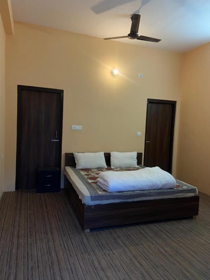 נייניטל Chirag Homestay Kainchi מראה חיצוני תמונה